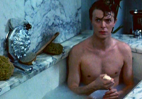  rub a dub dub,there's a Bowie in the tub<3
