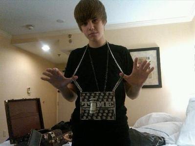  Justin wearing some serious silver bling<3