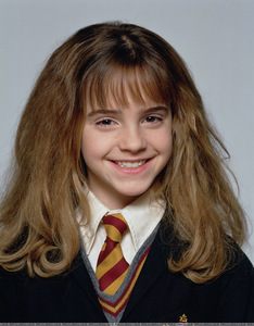 I like to be Hermoine granger Because i think i'm like her in reality also Knowing all the stuffs in the book