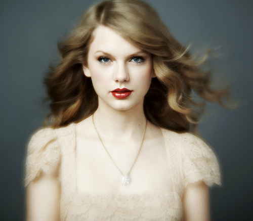  ~Taylor wearing red lipstick <3