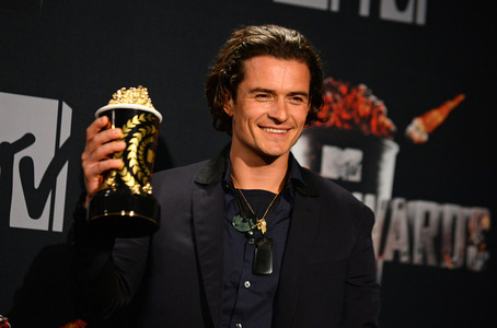  Orlando at the 2014 MTV Movie Awards with his "Best fight" award! <3