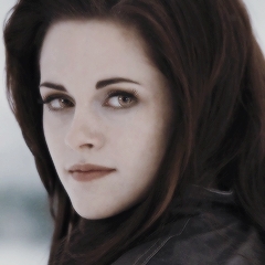  this is 1 of my faves of Bella as a vampire<3