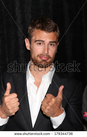  my sexy Theo giving 2 thumbs up<3