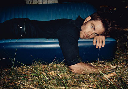  this pic of Chris Pine is hot.hot,hot<3