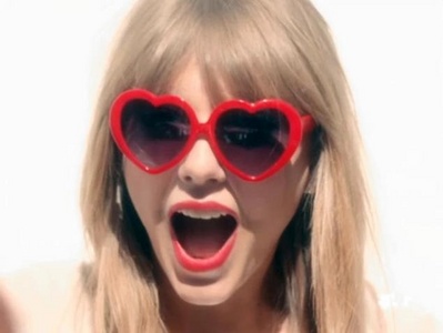  Taylor with red sunglasses.:}