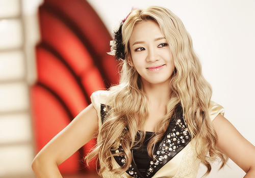  My bias = Hyoyeon There are so many reasons why I Cinta Hyoyeon. She has such a lovely personality, she is funny,dorky and kind. I Cinta her impressive dancing skills and her unique voice. Another thing is that I identify myself with her the most. She always try to give her best and become better.