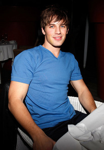  I think blue is Matt's signature color.It brings out his eyes even more<3