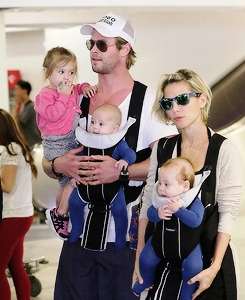  Chris with his beautiful family : his wife,Elsa and their 3 kids,India,Tristan and Sasha<3