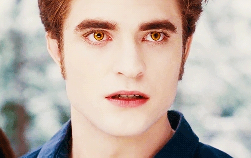 my golden eyed vampire with gold contacts<3