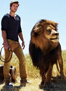 Liam,the sexy lion tamer<3