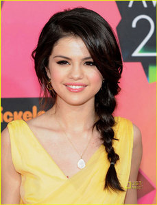  mine.. http://s2.djyimg.com/n3/eet-content/uploads/2013/07/gomez-NYET283-AP.jpg http://hairstylesweekly.com/images/2012/10/Selena-Gomez-Long-Sleek-Hairstyle-with-Side-Bangs.jpg http://imbbpullzone.laedukreationpvt.netdna-cdn.com/wp-content/uploads/2013/09/Selena-Gomez-hairstyle-9.jpg