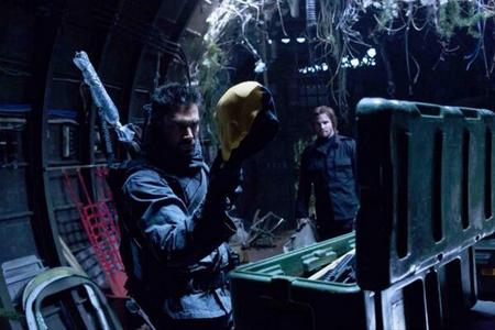  Stephen Amell(in the background) in an old dungeon<3