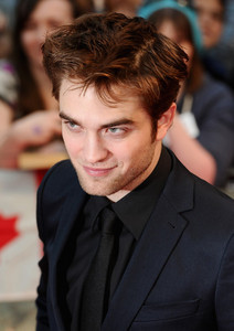  my fave,sexy English babe at the UK premiere for Water for Elephants<3
