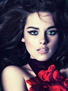  I cinta Kristen,she's 1 of my fave celebs.I always find this pic of her stunning<3