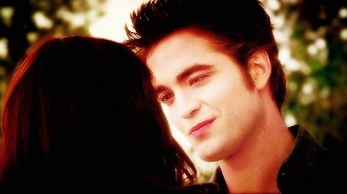  my gorgeous Robert looking at the beautiful Kristen in a scene from New Moon<3