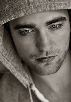  my sexy Rob looking down<3