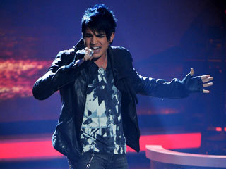  Adam Lambert singing<3