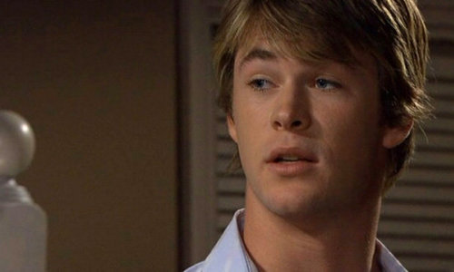  a younger,adorable Chris Hemsworth<3
