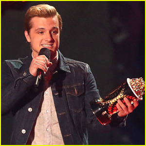  Josh at the 2014 音乐电视 Movie Awards<3