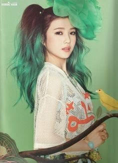  Bias Joy!!! Joy is the maknae of the group, meaning she’s the youngest. She’s a vocalist, rapper and main dancer. Her birthday is September 3rd, 1996, making her a Virgo. Her real name is Park Soo-young (박수영), meaning ‘Honored for beauty and elegance’. She chose her color to be green. Her number is 31. She has great rounded facial features as well.