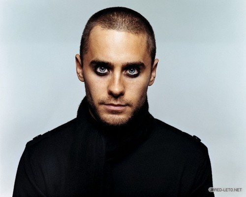  actor/singer Jared Leto with a shaved head<3