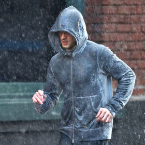 Jamie jogging in the rain<3