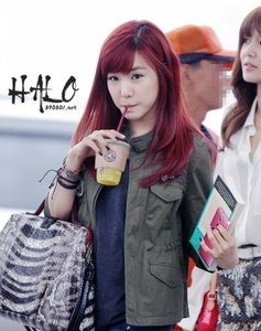  I think Tiffany has the best hair. It's because her hair is really shiny and the color is nice, too. I really like her red hair. Her hair probably isn't the healthiest, though. I'd say Seohyun's hair is really healthy because she doesn't dye it too often and it looks really soft and smooth most of the time :)