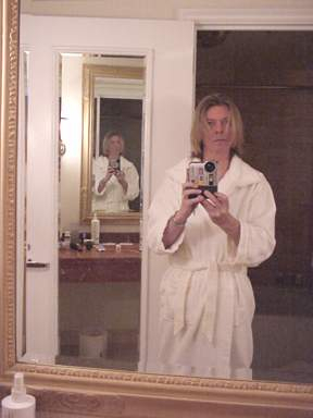  Bowie even invented selfies 20 years ago!!