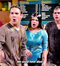  Ben, Rider and Danielle Fishel covered in honey and almost got eaten por a black urso :D