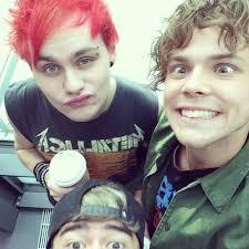 Ashton, Mikey and Calum being adorable
Mikey is making the duck face he's not supposed to do that 