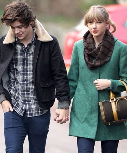 Taylor holding hands with Harry,from 1D :)