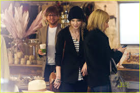 Taylor swift shopping in London