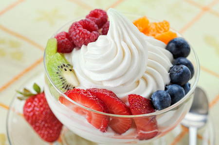  my favoriete snack would be frozen yogurt with fruits