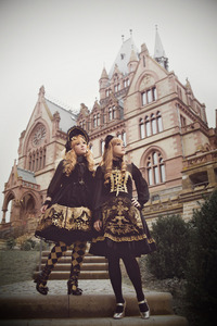 I love Lolita fashion!
I don't have a picture of my own coord yet, but here's a couple of really cute ones from tumblr.