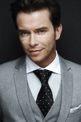  Stephen Gately. An Angel who's now flying with the birds in the sky <3