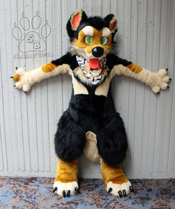  Fursuiting makes me happy :) Suit made によって AutumnFallings