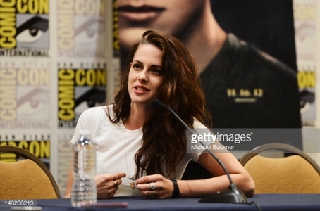  my fave girl talking at a Comic Con panel<3