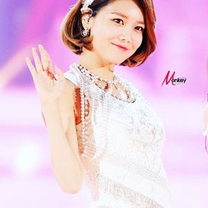  I think is Sooyoung unnie <3 She is very pretty