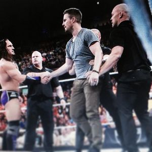  Amell and wrestler
