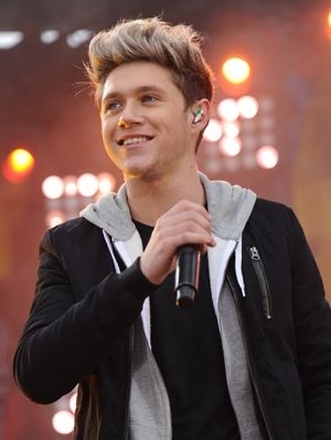  My favorito! guy is Niall!! :)