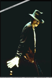  Michael Jackson is my yêu thích singer(and he will always be), so my hàng đầu, đầu trang 5 yêu thích songs are all from him ;-) 1. Billie Jean-Michael Jackson 2. Beat It-Michael Jackson 3. The Way bạn Make Me Feel-Michael Jackson 4. Heal The World-Michael Jackson 5. Thriller-Michael Jackson