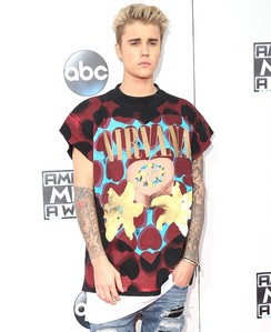  Bieber wearing a cool Nirvana t-shirt