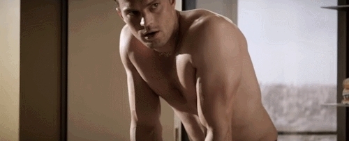  Jamie shirtless<3