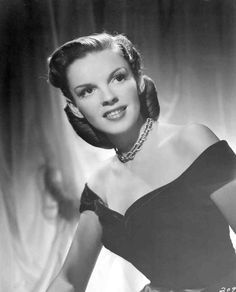  Judy Garland. She is, without a doubt, the absolute BEST vocalist I have EVER heard!