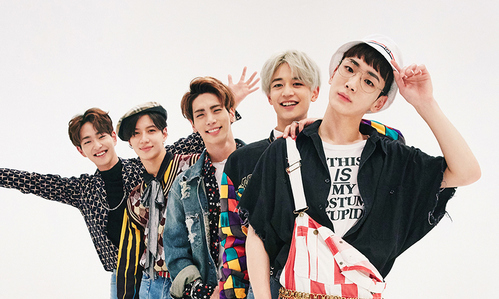  Whatever they decide I will support them, though I think performing without Jonghyun would be so painful to them. I just hope they will do what will make them happy. They will always be together just we don't know if they will have continue as SHINee. I cried for 3 straight days so I can't imagine what people around him could feel. Still want to cry listening to him, but I know he wants us happy. I will always remember Jonghyun as one of the greatest artist in Kpop. He was Mehr then idol. Just the world didn't saw that. We were all blessed to have him. Du have worked hard. Thank you♥♥♥