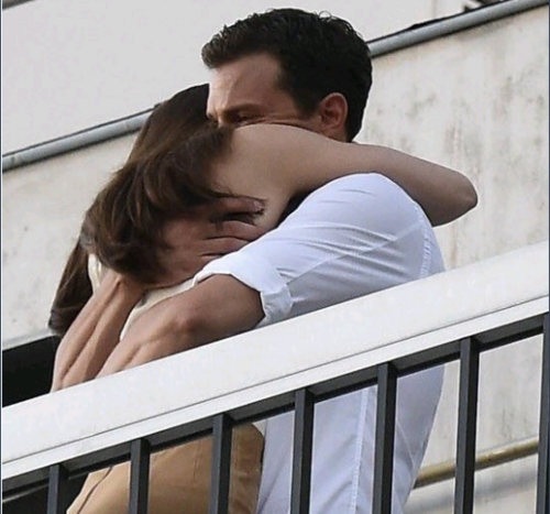  Jamie and Dakota sharing a hug in a scene from Fifty Shades Freed<3