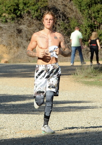  JB going for a run in LA