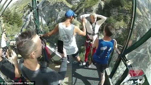  JB about to take a solo bungee jump.I would NEVER in a million years do that...mainly because I'm afraid of heights