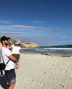  Chris on the ساحل سمندر, بیچ
