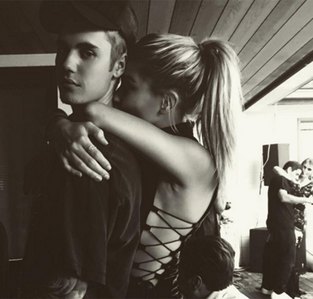  Justin with his fiancee,Hailey